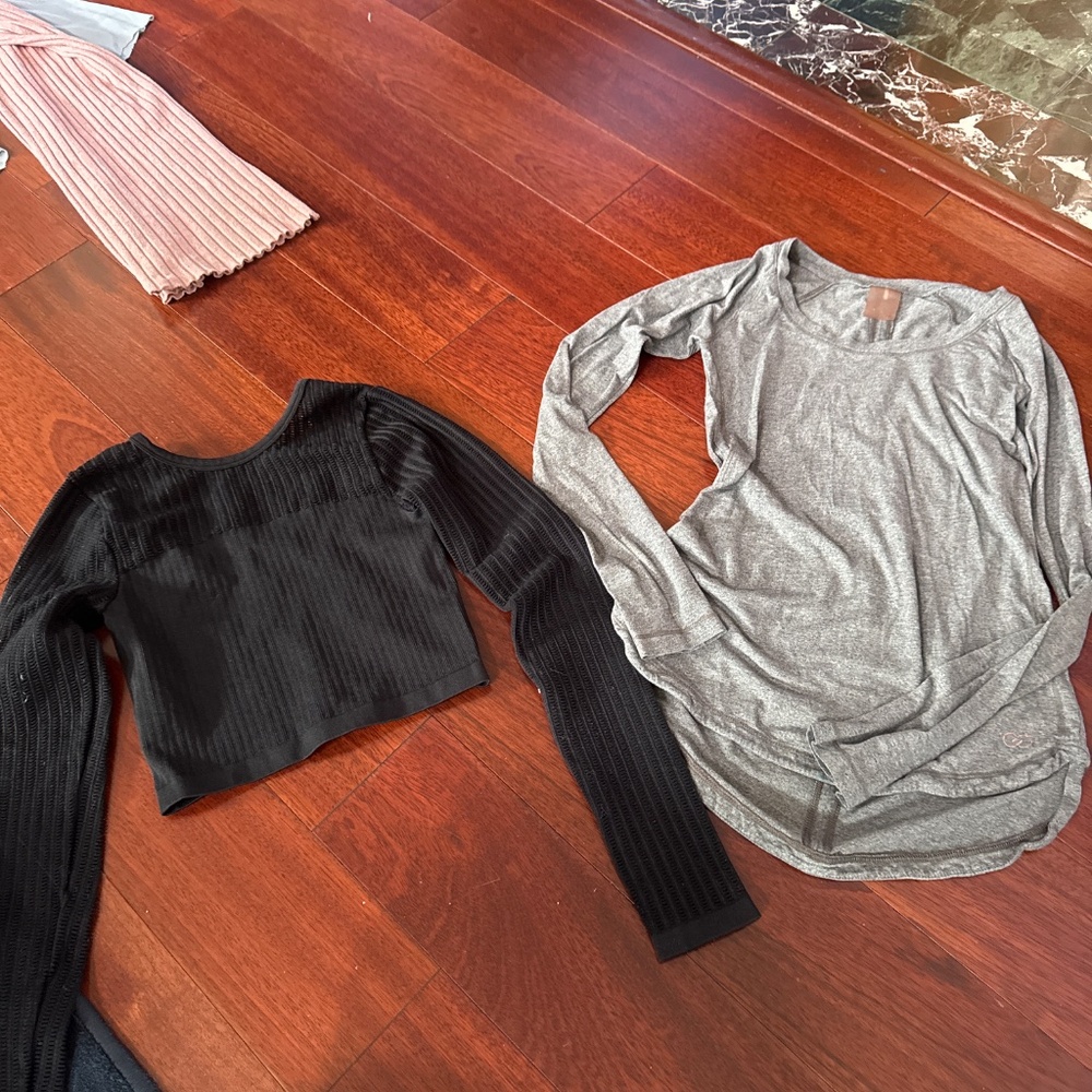 Lady’s preppy xs/sm workout bundle :) - Picture 8 of 10